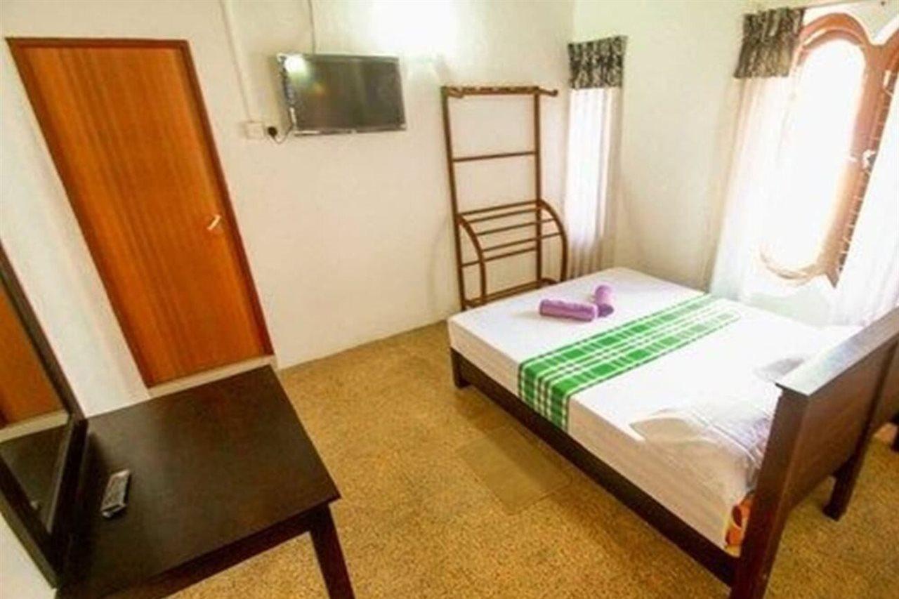 Yoho Relax On Simon Hotel Kolombo Bagian luar foto